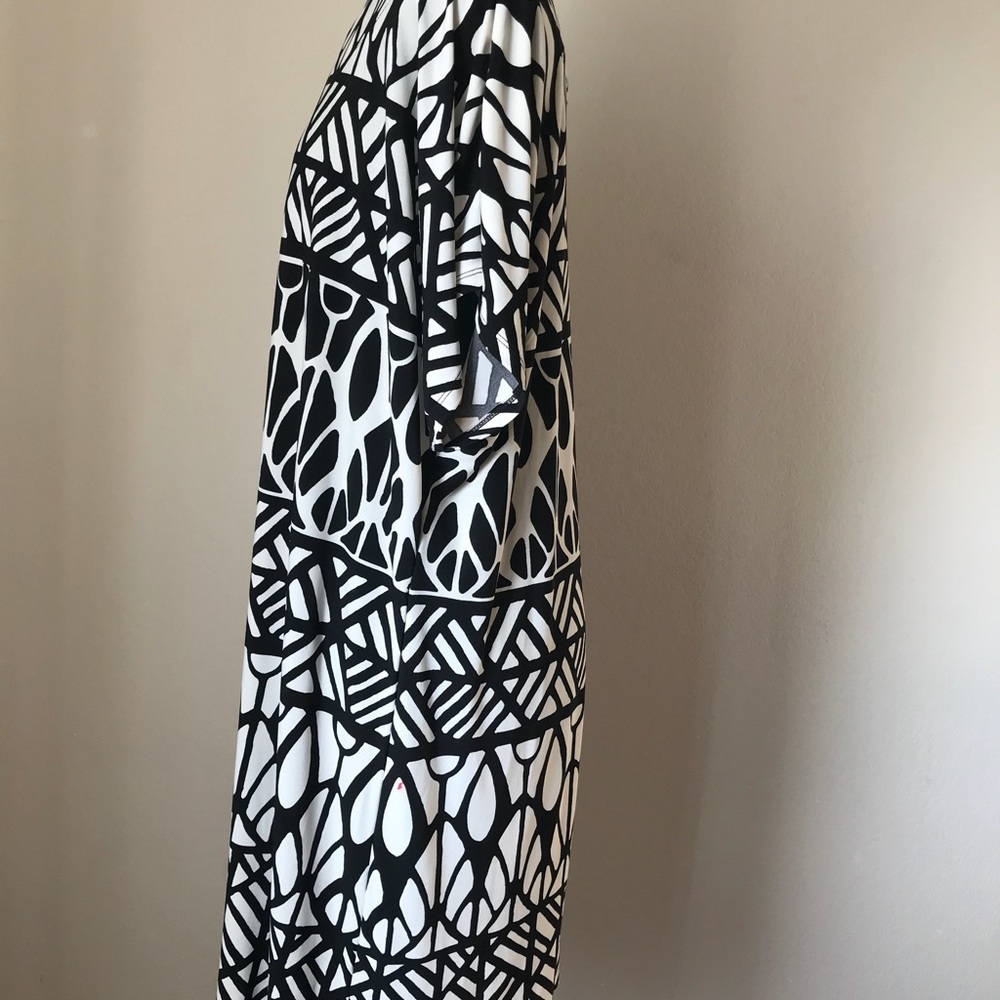 SOLDGeometric stretchy dress by  APT.9 sz 1X - Picture 3 of 4